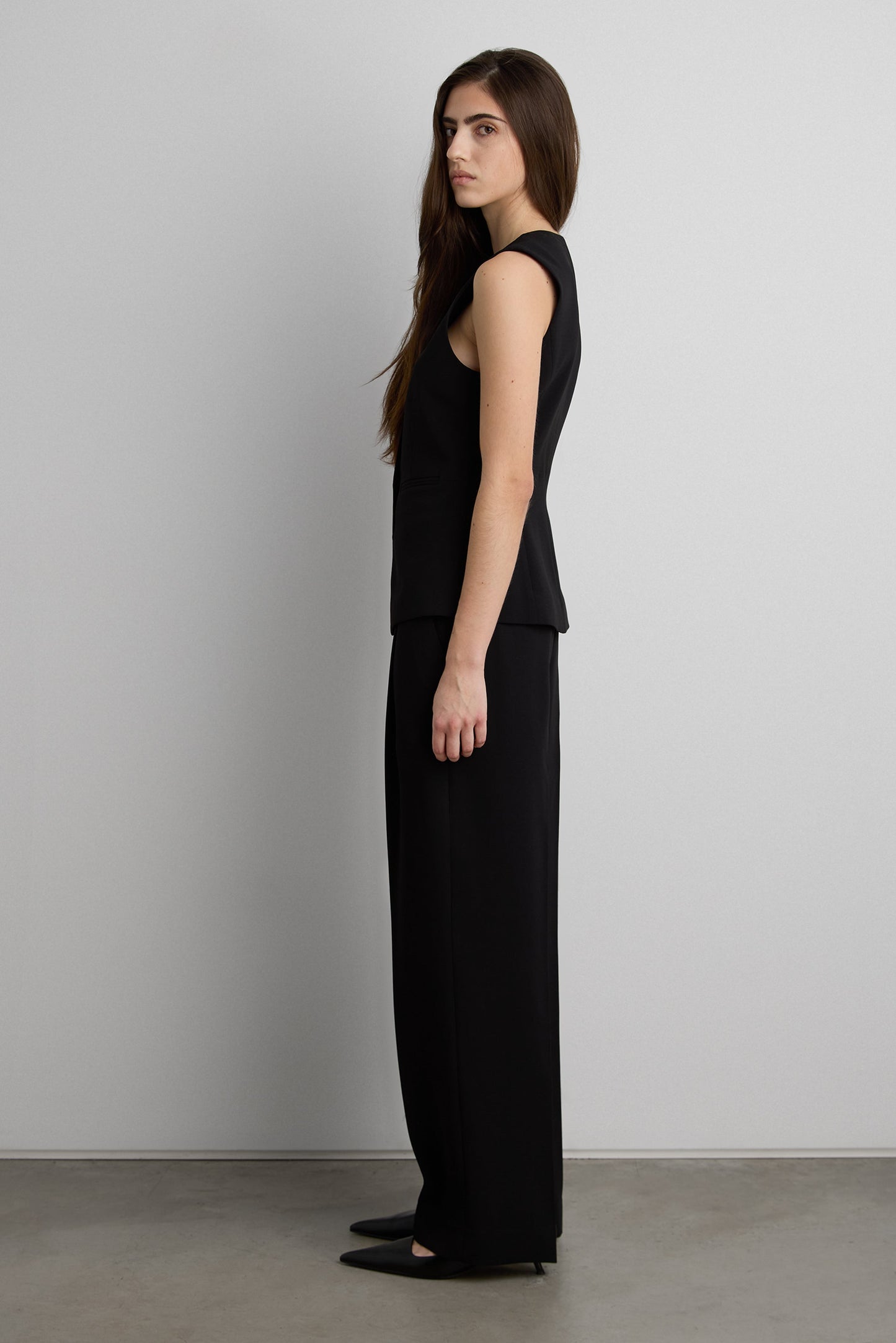 BUTTON FRONT SUITING VEST