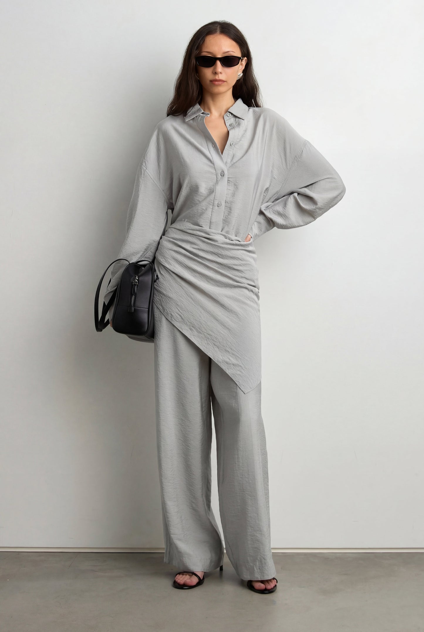 LIGHTWEIGHT CRINKLED SHIRT WITH BACK CINCHING BUTTONS