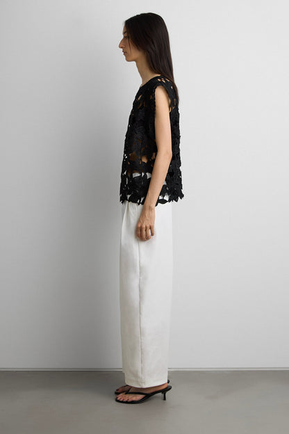 FLORAL GUIPURE LACE WOVEN TOP