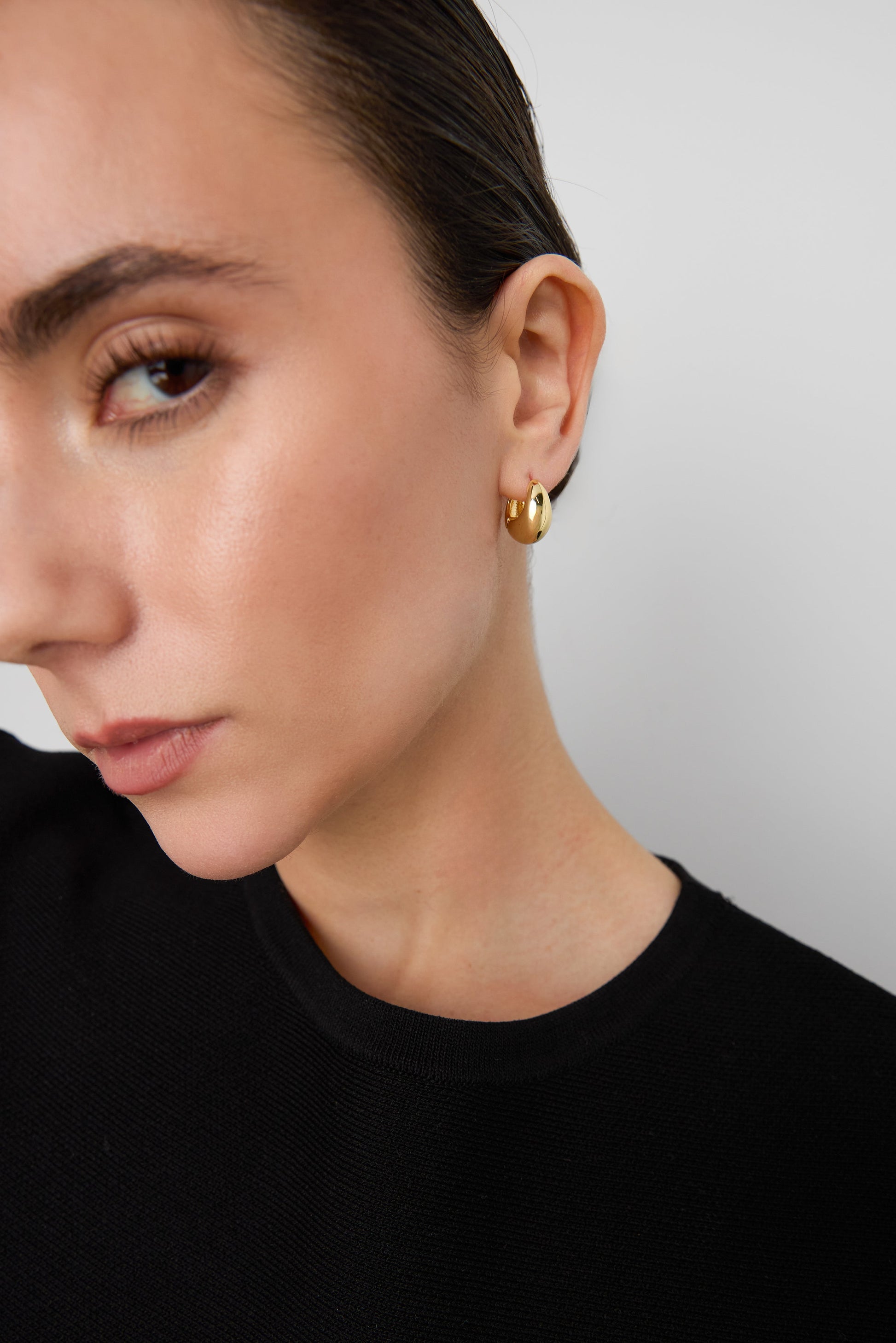 SMALL BUBBLE HUGGIE HOOP EARRINGS