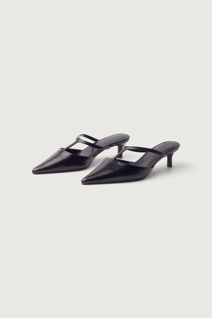 POINTED TOE STRAPPY HEEL