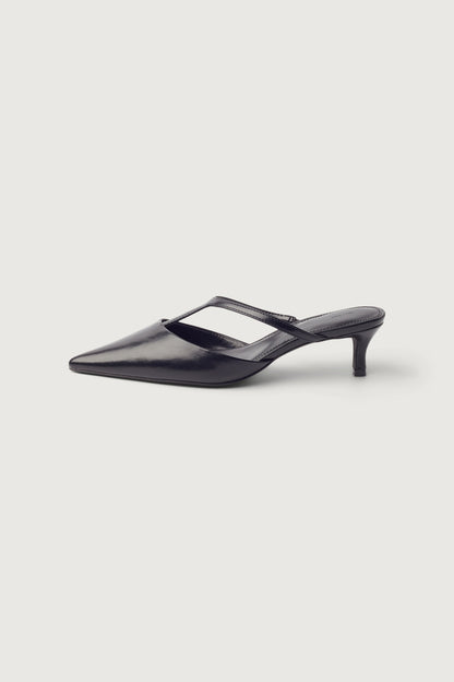 POINTED TOE STRAPPY HEEL