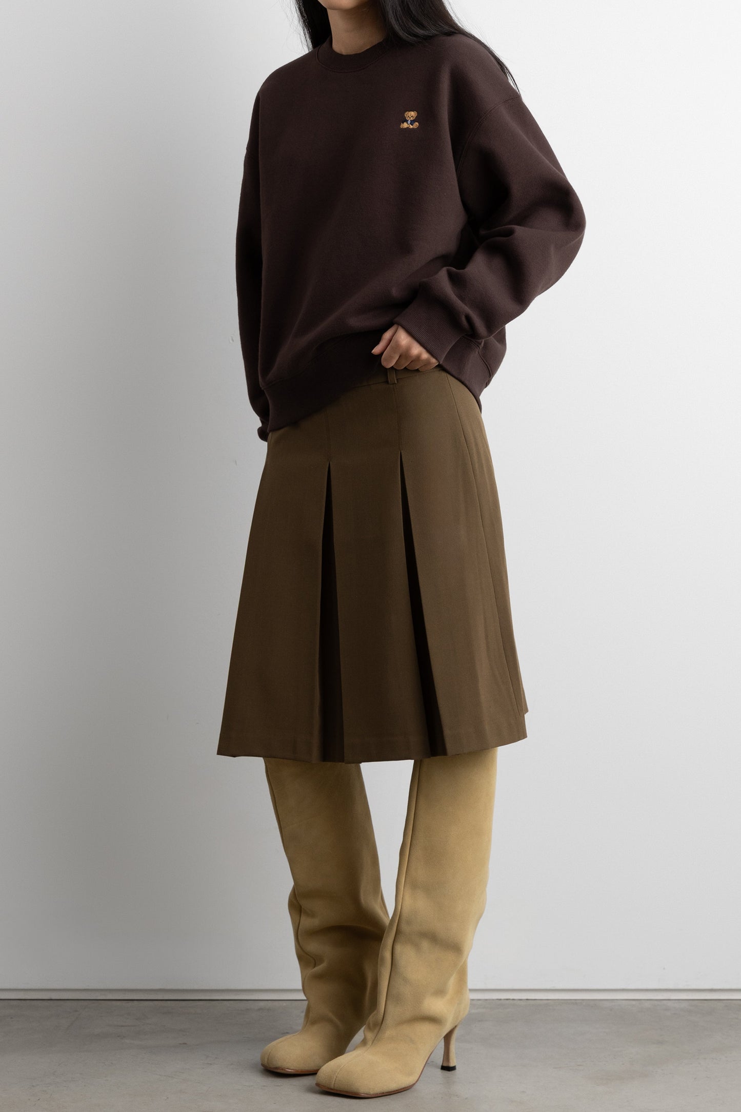 FLEECE STUDIO EMBROIDERED SWEATSHIRT